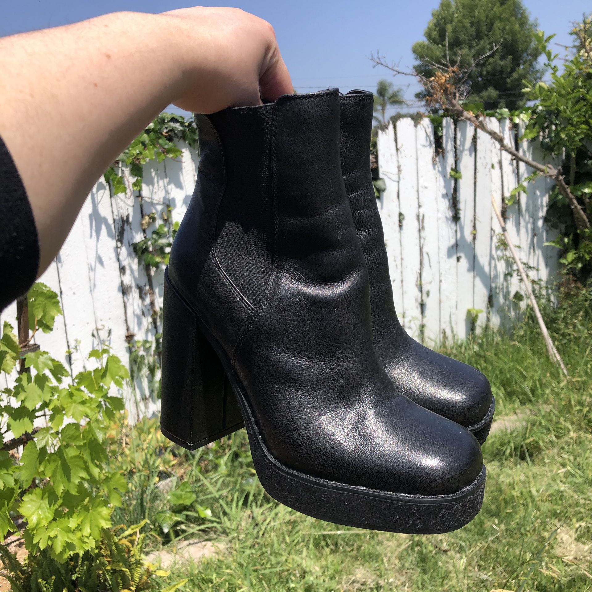Steve Madden Black Boots Women’s Size 7.5