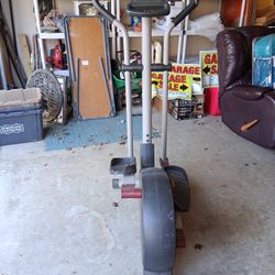 Pro-Form Elliptical 650 Cardio Cross Trainer