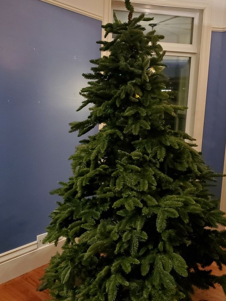 Free. Frontgate (Flip To Store) Christmas Tree for Sale in WA
