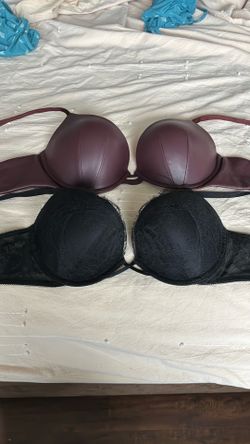 2 brasieres victoria secret
