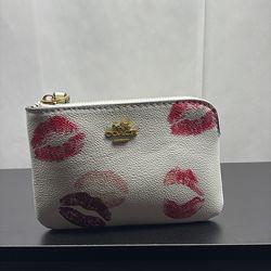 Coach Zip Wristlet - no box