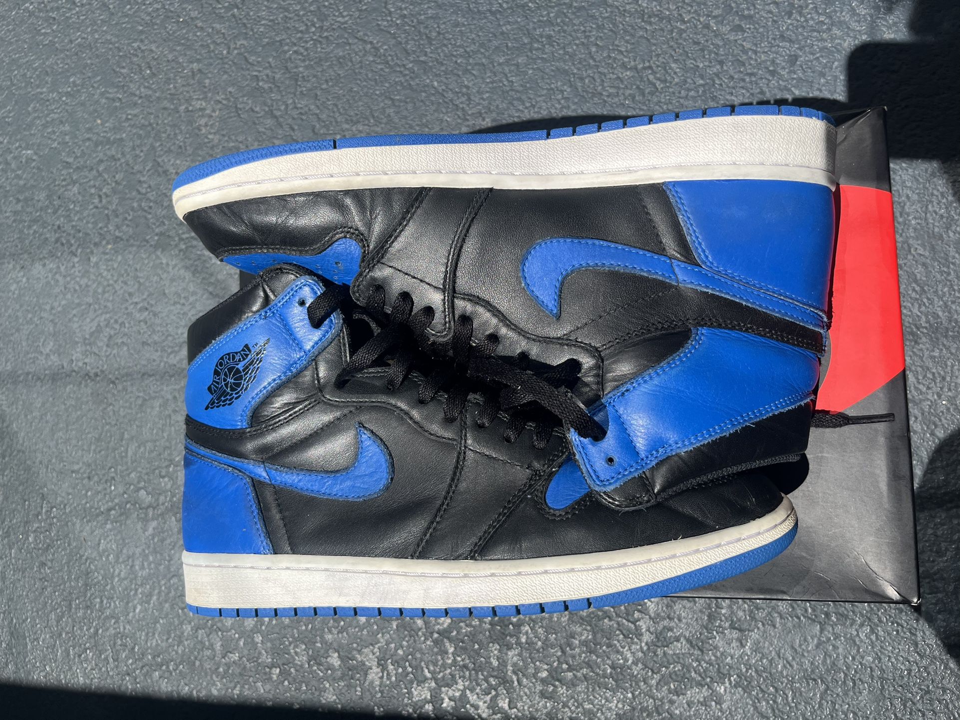 Jordan 1 Hyper Royal