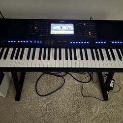 Yamaha PSR-SX900 Keyboard + Stand and Pedals 