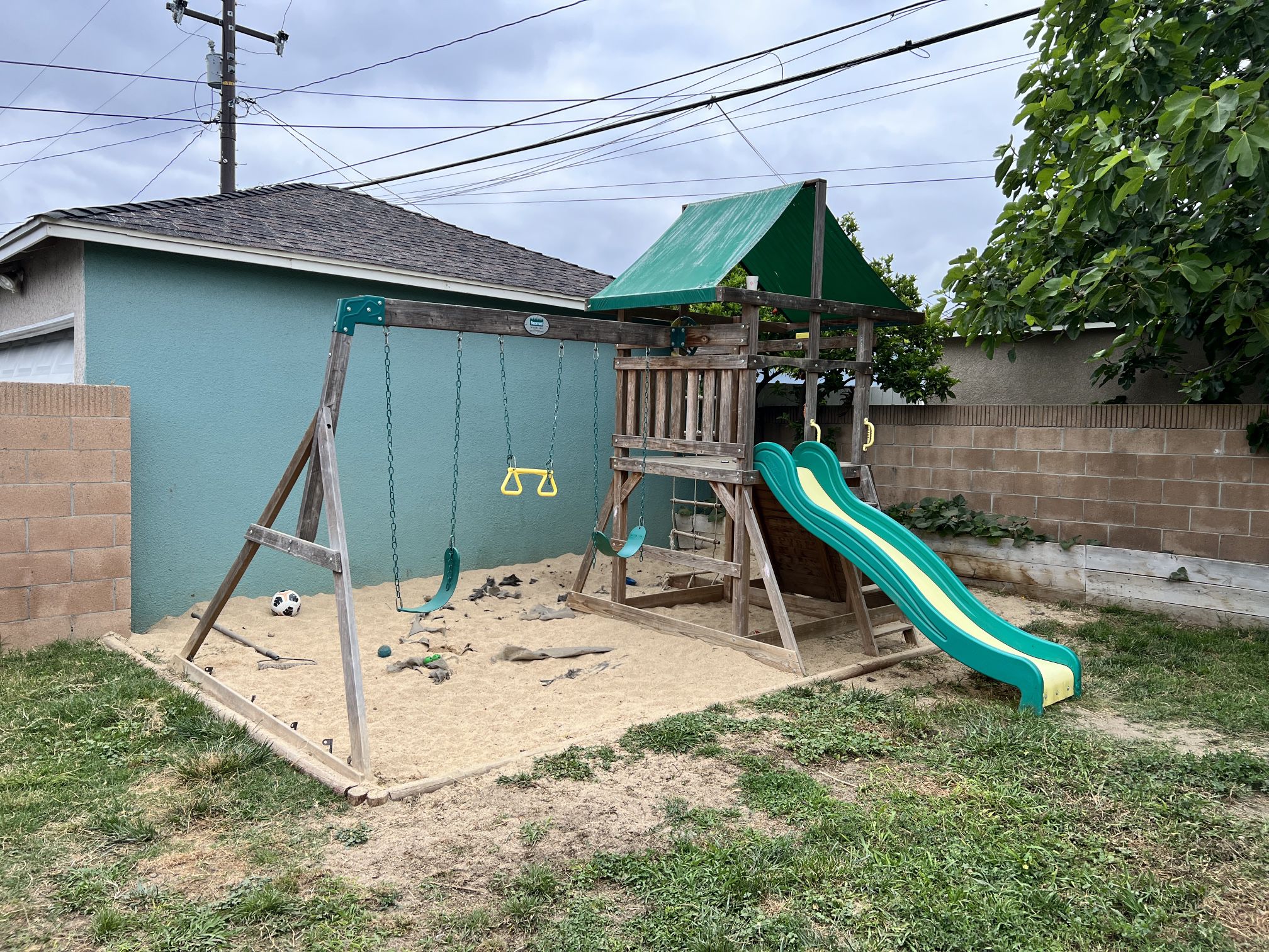 Well Loved Kids Playset, Backyard Discovery 