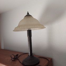 Vintage Antique Brass Table Lamp with Frosted Floral Glass Shade- Beautiful 😍 
