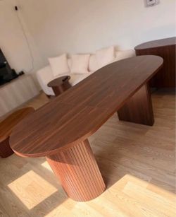 71” Oval Dining Table Brand new