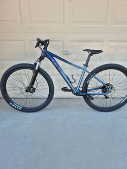 GIANT LIV TEMPT 2 MOUNTAIN BIKE, 29ER, 1X9 (MEDIUM FRAME)