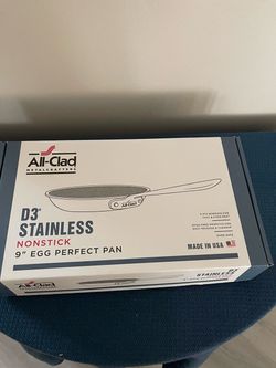 All-Clad D3 Stainless Nonstick 9" Egg Perfect Pan