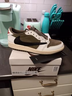 Travis Scott Olive Brand New Size 9 