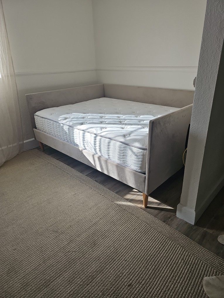 New Bed Full Size $120
