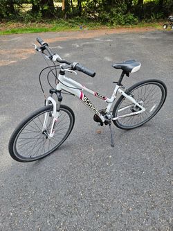 Schwinn GTX1 Dual Sport Bicycle