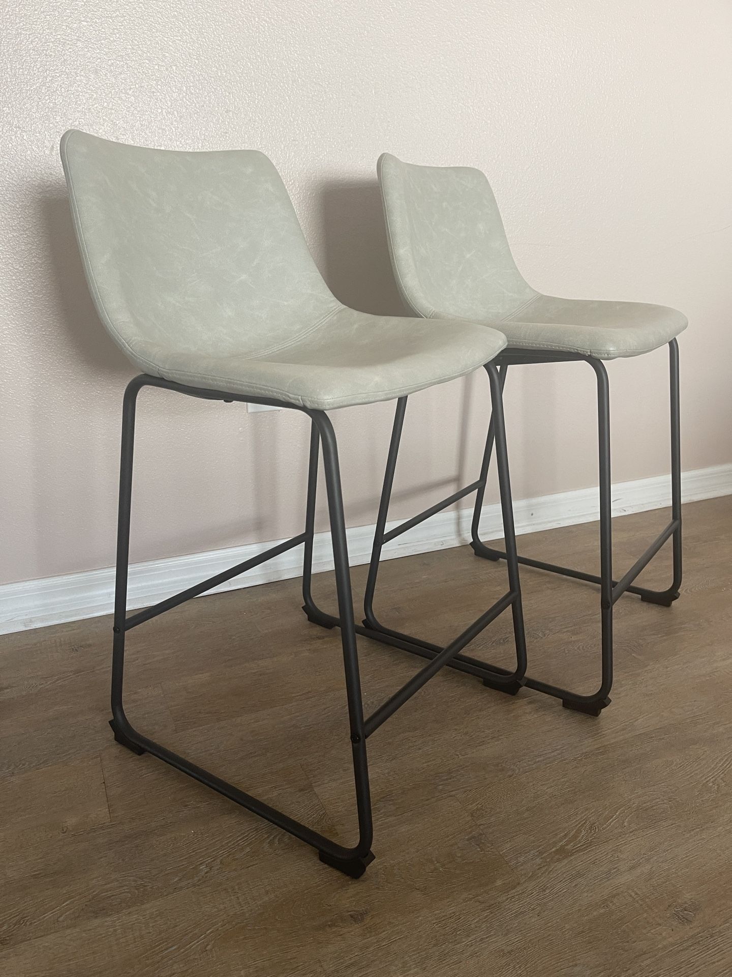 Set of 2 Modern Counter Stools – Like New