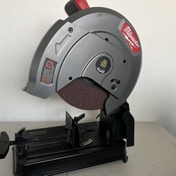 Milwaukee 18v  Fuel Cut-Off Machine