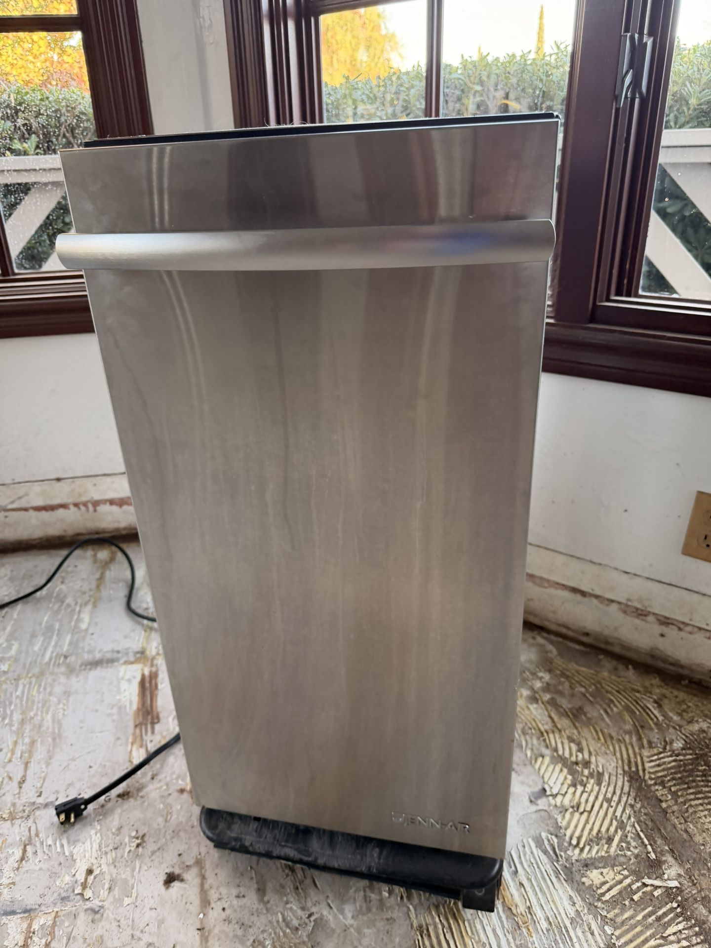 Jenn-Air Trash Compactor