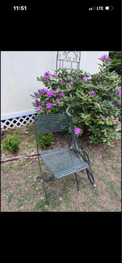 Green Metal Folding Outdoor Chair