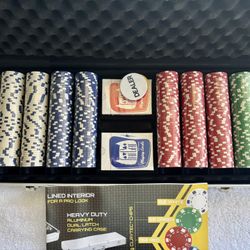 BRAND NEW POKER SET 500 CHIPS CARDS W CASE