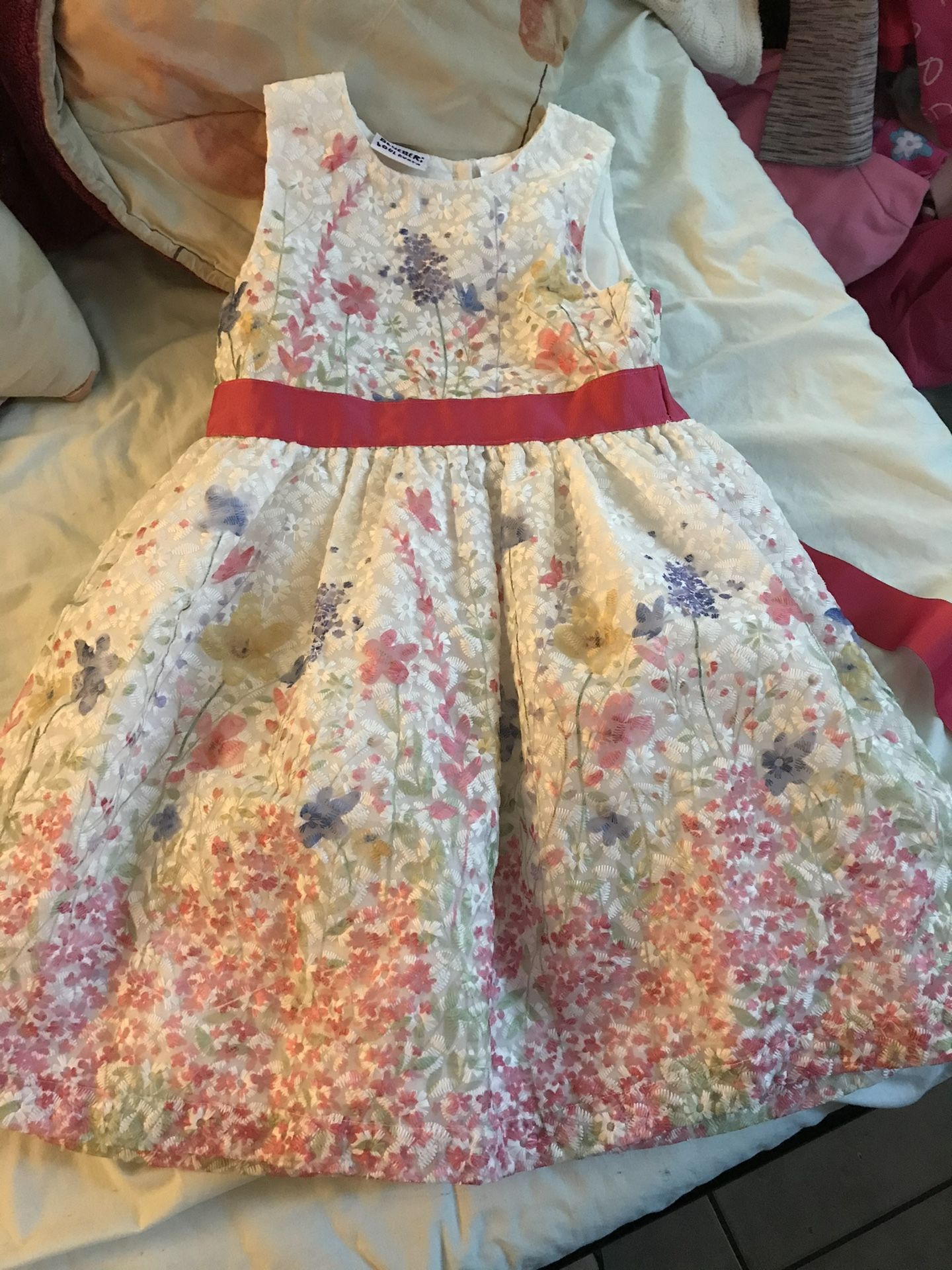 Girls Dreeses 10$ Each