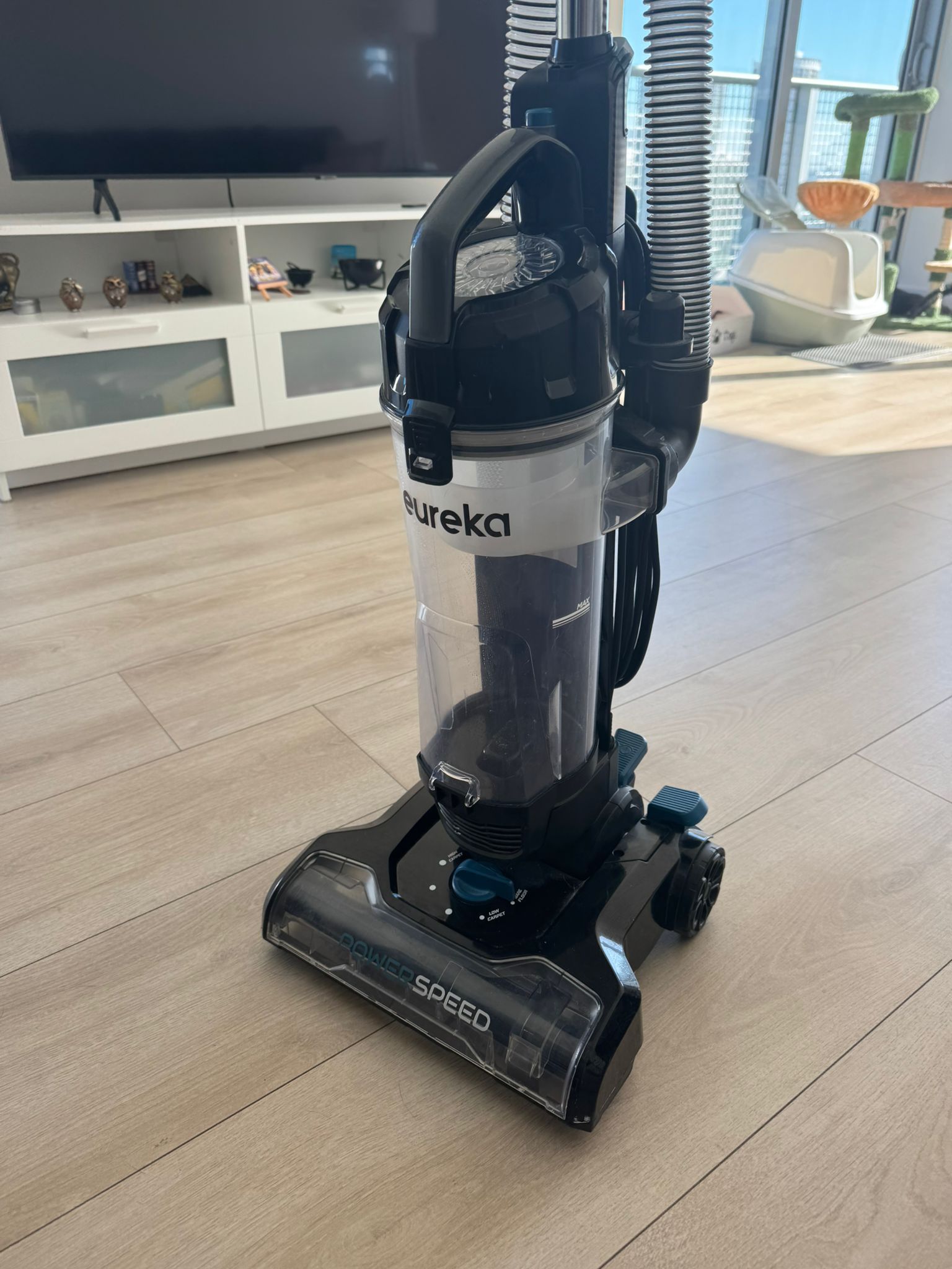 Aspiradora Eureka PowerSpeed 