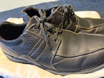Men’s Clark’s Shoes 11 W