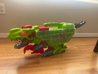 Kid Connection Dinosaur Vehicle Transporter