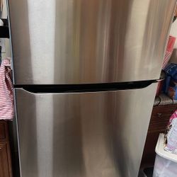 Refrigerator  $400