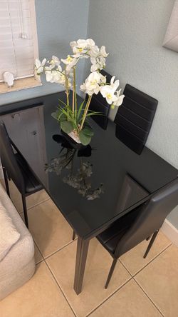 Mesa comedor de 4 sillas