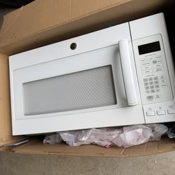 GE Microwave Oven over-the-range with Vent