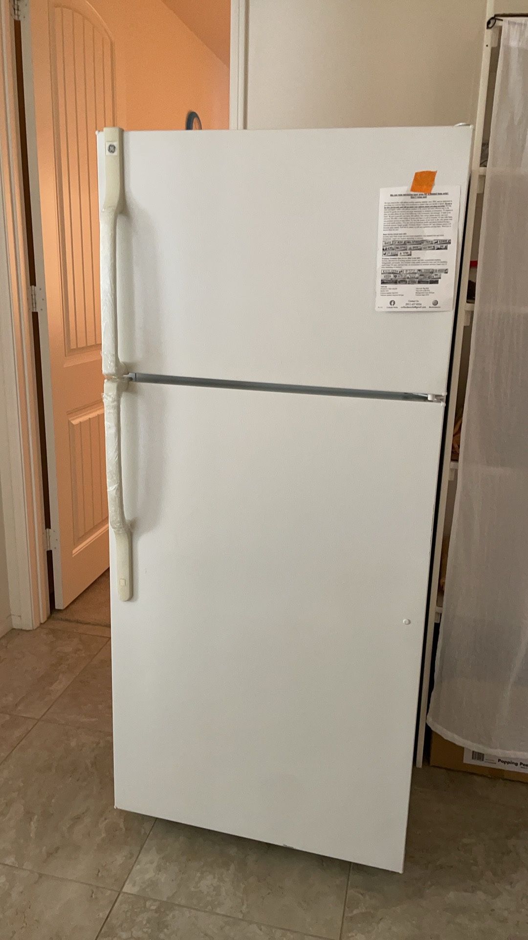 GE 16.5 Cu. Ft. Top-Freezer Refrigerator for Sale in Moreno Valley
