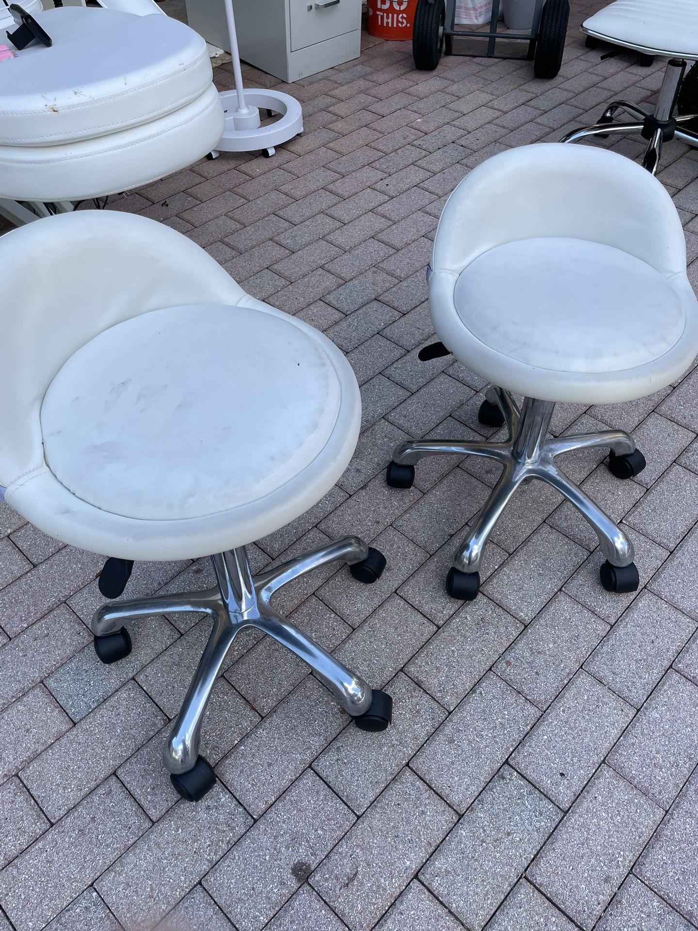 2 Spa Stools