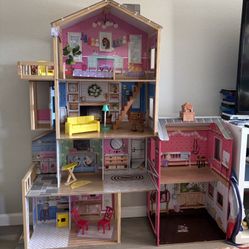 5ft Doll House With Accessories