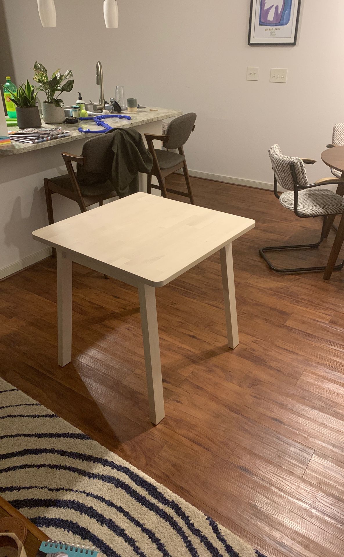 Medium-small kitchen table! Barely used!