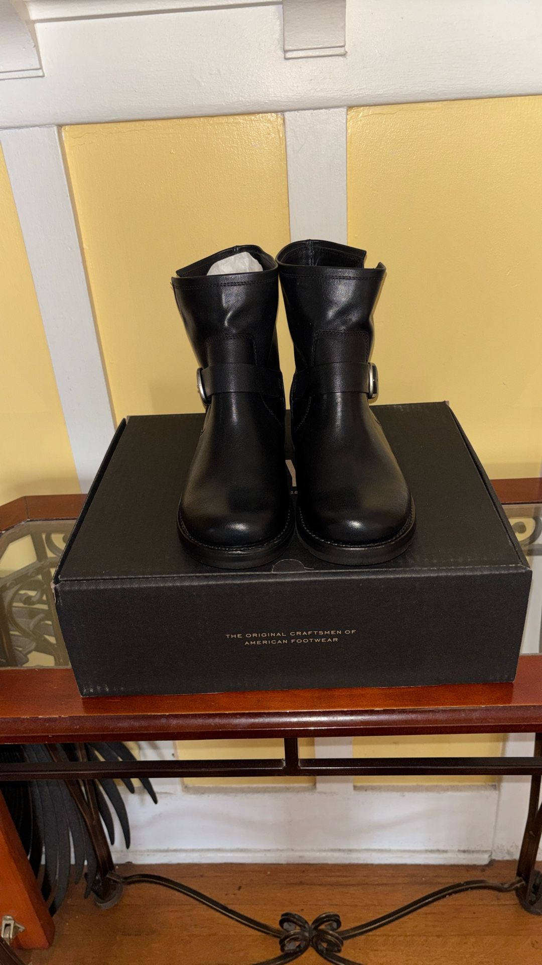 Size 8.5 M Black Leather Frye Boots