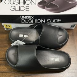 Size 7.5 Unisex ( Men and Women) Cushion Slide Summer Sandals🩴