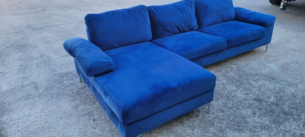 Blue Velvet Sectional Sofa (Free Delivery 🚚)