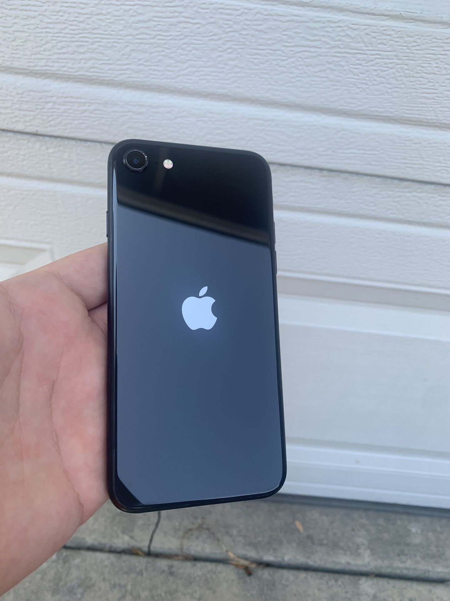 iPhone SE 2nd Gen | 64gb | Any Carrier