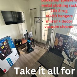 TV MONITOR SPEAKERS VACUUM HANGERS Area Rug