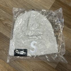 Grey Supreme Beanie 
