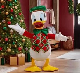 Donald duck animatronic christmas disney
