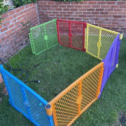 Baby play pen gate