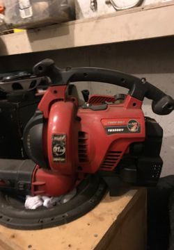 Blower vacuum Troy built needs gas lines but runs fine maybe 25 hours on it