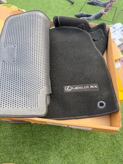 Lexus RX pre owned floor mats
