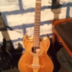 Bajo Quinto De Paracho