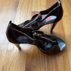 MK Berkley Strap Sandal 