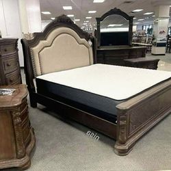 Charmond Brown Sleigh Bedroom Set