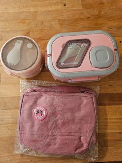 New Pink Lunch Box Set with Bag.
Cash only.
Pickup in  Santa Clarita,CA,91350