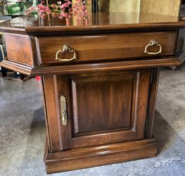 Harden Solid Cherry End Table / Cabinet - Drawer Genuine American-Made Furniture
