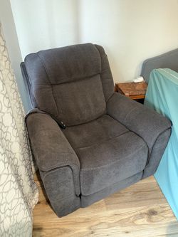 Clayton Pewter P2 Reclining Lift Chair