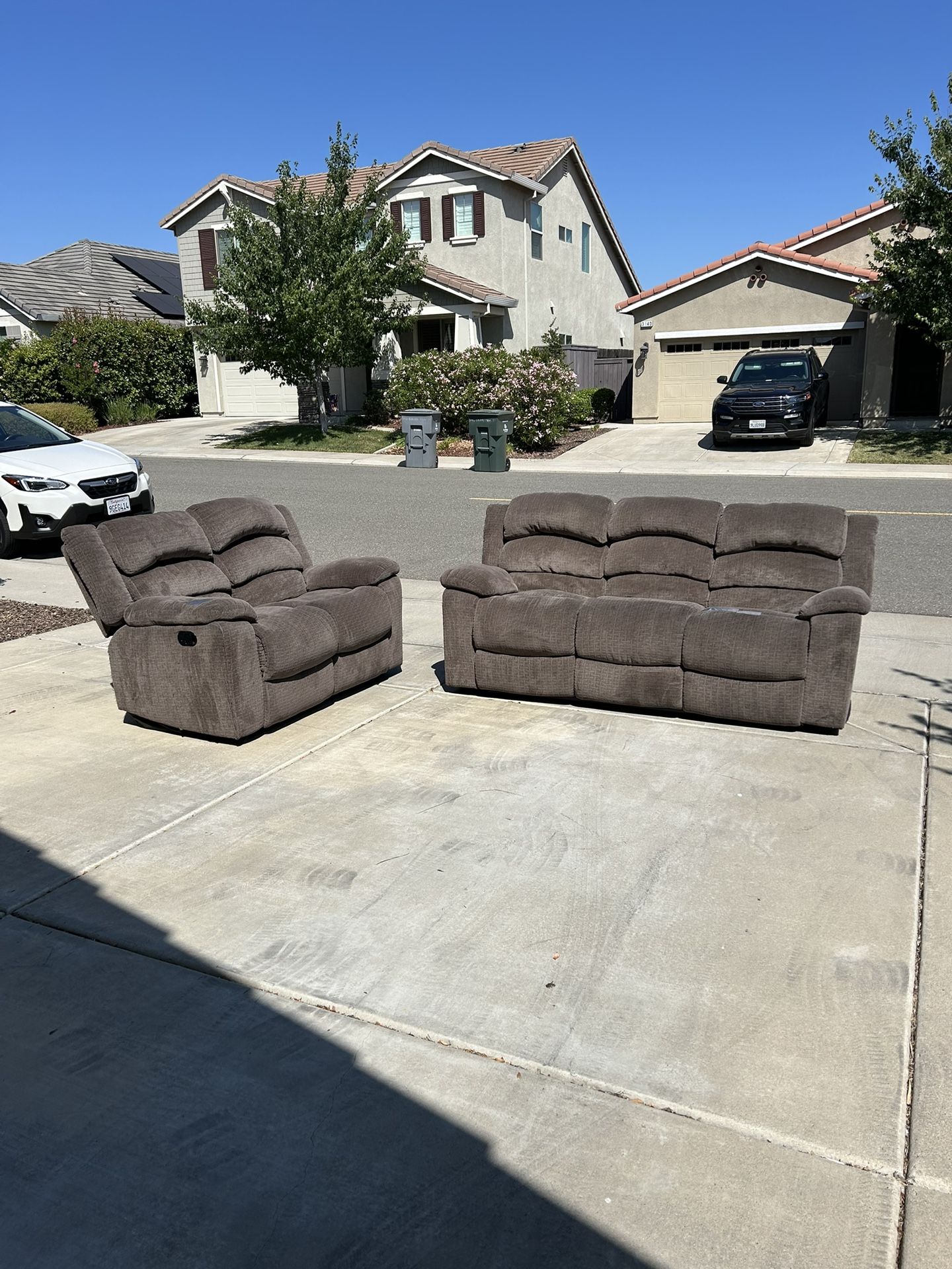 Beautiful Grey Recliner Set (Delivery Available)