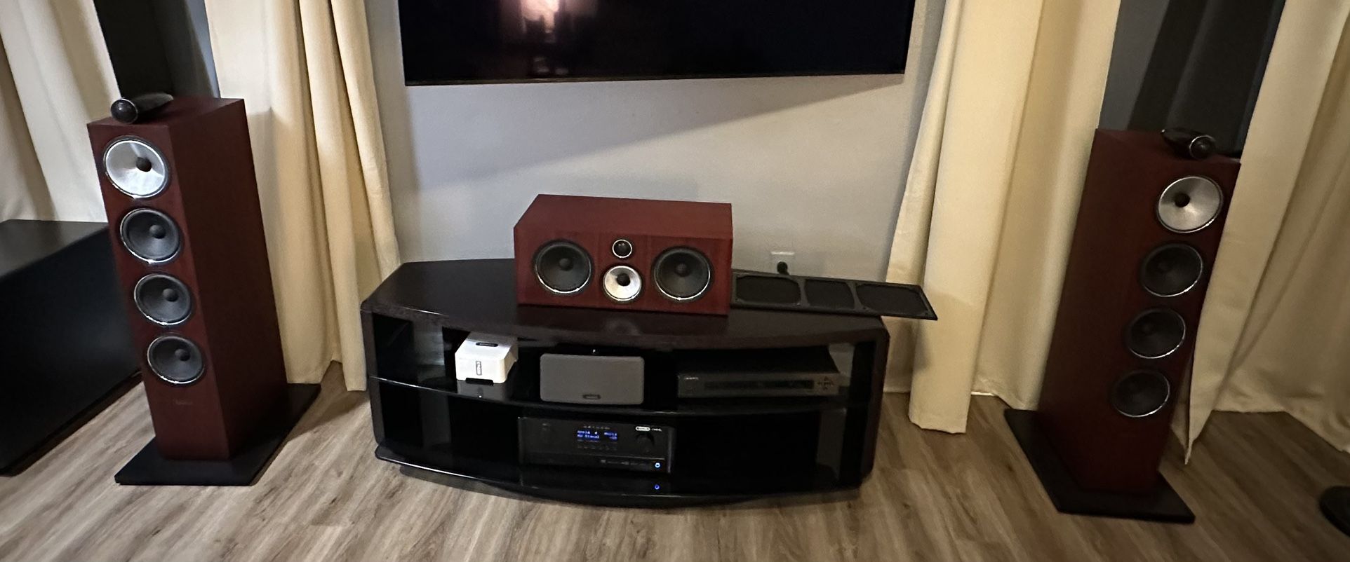 B&W 700 Series Towers + Center Channel Bundle 