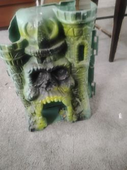 Castle grey skull